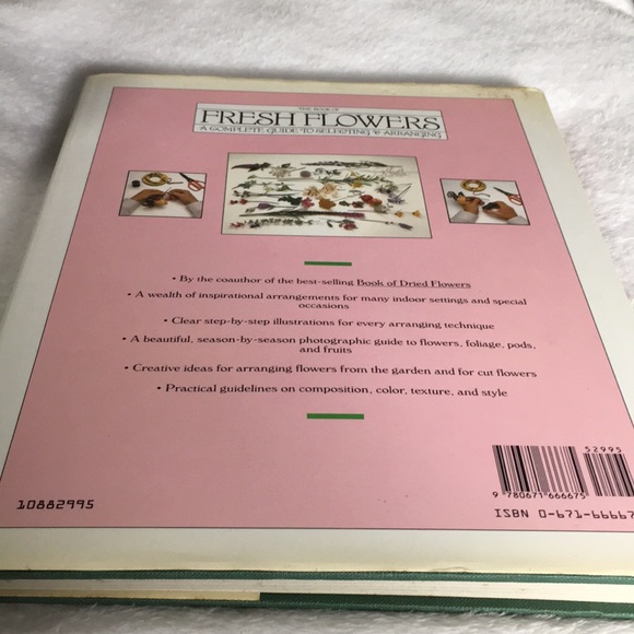 Fresh Flowers A complete guide to selecting & arranging coffee table book - Picture 2 of 16